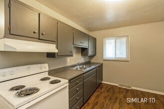 3422 SW 8th St in Des Moines, IA - Building Photo - Building Photo