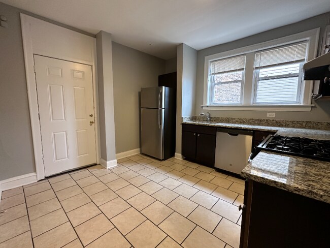 8000 S Champlain Ave, Unit 625-2 in Chicago, IL - Building Photo - Building Photo