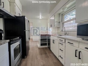 2021 E 72nd St in Tacoma, WA - Building Photo - Building Photo