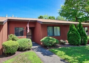 460 Asbury Ridge in Shelton, CT - Building Photo