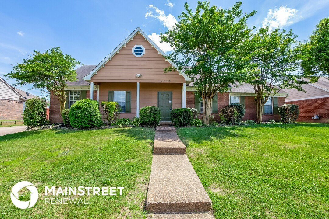 6719 Ross Manor Dr in Memphis, TN - Foto de edificio