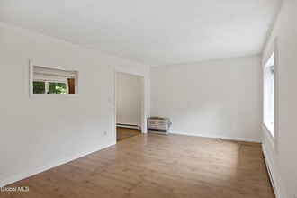 40 Pheasant Ct in Saratoga Springs, NY - Building Photo - Building Photo