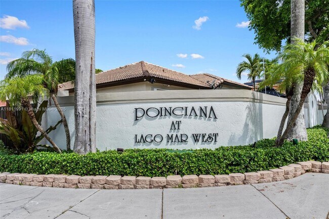 16296 SW 83rd Ln in Miami, FL - Building Photo - Building Photo