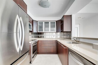 2475 Brickell Ave in Miami, FL - Building Photo - Building Photo