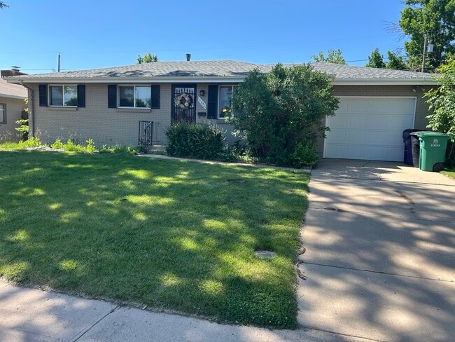 property at 3850 W Radcliff Ave