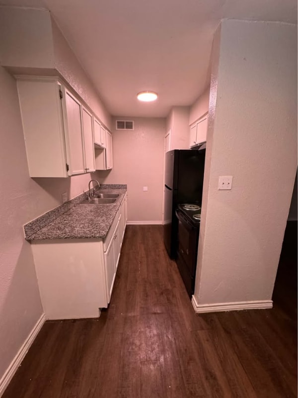 property at 1533 Industrial Dr E