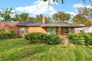 1810 Mora Ln in St. Louis, MO - Building Photo