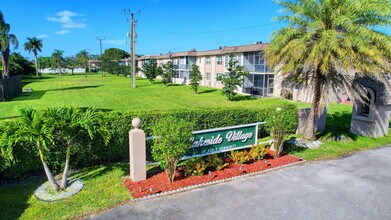 705 Lori Dr in Palm Springs, FL - Building Photo - Building Photo