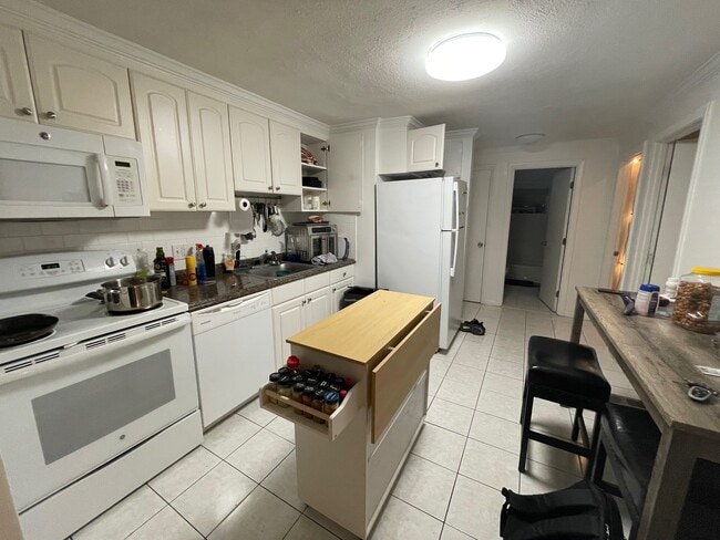 14 Westford St, Unit 6