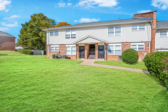 Crowders View Townhomes in Gastonia, NC - Building Photo - Building Photo