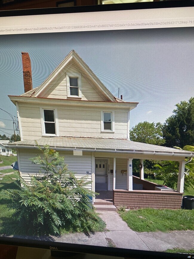90 W Jefferson St Rentals in Westover, WV