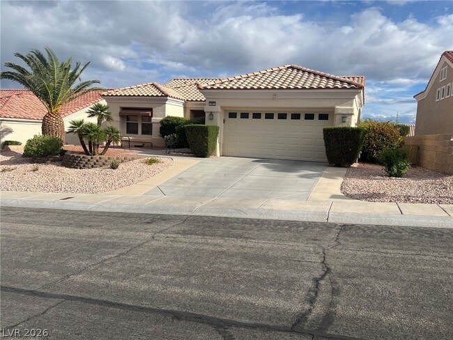 10801 Heritage Hills Dr in Las Vegas, NV - Building Photo - Building Photo