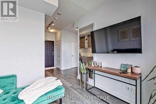 200 Sackville St in Toronto, ON - Building Photo