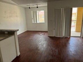 791 N Pine Island Rd, Unit 308 in Plantation, FL - Building Photo - Building Photo