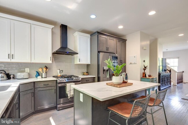 45719 Paddington Station Terrace in Sterling, VA - Building Photo - Building Photo