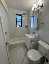 9936-9966 66th Ave in Rego Park, NY - Foto de edificio - Building Photo