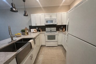 3984 Nobel Dr in San Diego, CA - Building Photo - Building Photo