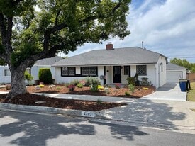 2207 Jolley Dr in Burbank, CA - Building Photo
