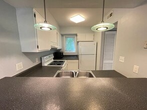 211 Church St in Chapel Hill, NC - Foto de edificio - Building Photo