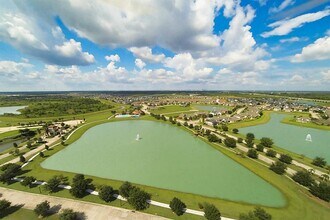 76 Palmero Way in Manvel, TX - Building Photo - Building Photo