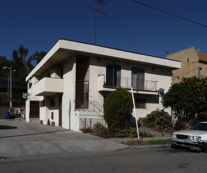 1011 Doyle Pl in Los Angeles, CA - Foto de edificio