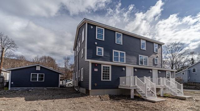 70 New Paltz Rd in Highland, NY - Foto de edificio