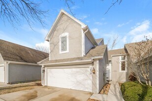 5820 Park Cir in Shawnee, KS - Building Photo