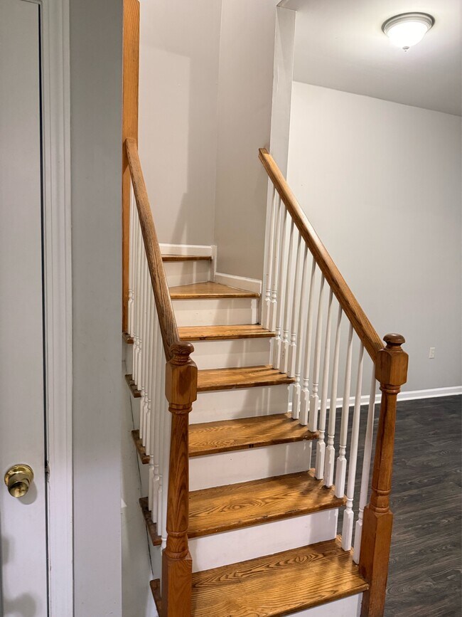 588-612-612 E Main St in Bridgeport, CT - Building Photo - Building Photo