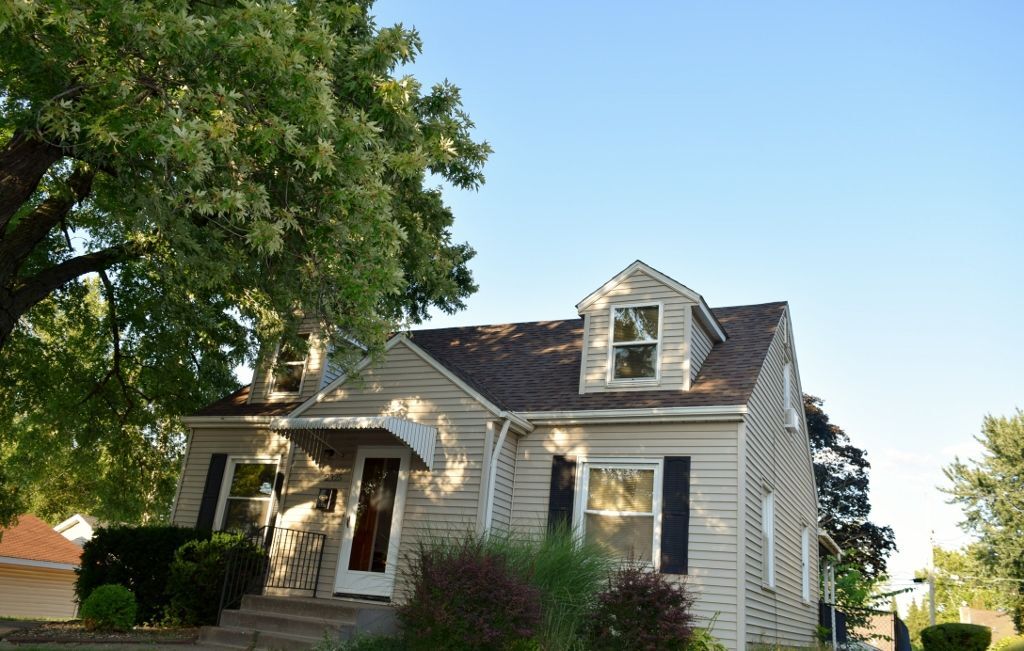 2325 N Marquette St in Davenport, IA - Building Photo