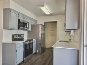 108 Quail Valley Dr in Kerrville, TX - Building Photo - Building Photo