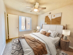 The Capri Apartments in Denver, CO - Foto de edificio - Building Photo