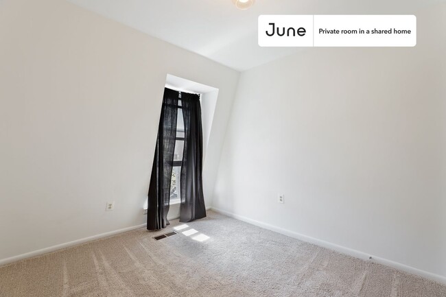 1107 1/2 M St NW in Washington, DC - Building Photo - Building Photo