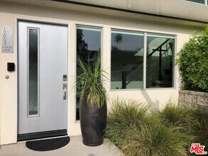12003 Emery Ln in Los Angeles, CA - Building Photo - Building Photo