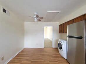 6401 Deihl Rd in Houston, TX - Building Photo - Building Photo