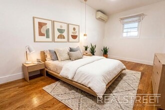 LUXURY 2.5 Bed  in Queens!, Unit 305 in Queens, NY - Foto de edificio - Building Photo