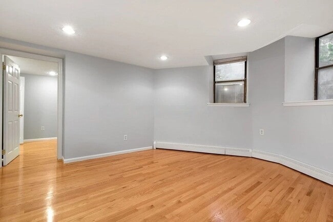 30 Peterborough St, Unit G in Boston, MA - Building Photo - Building Photo