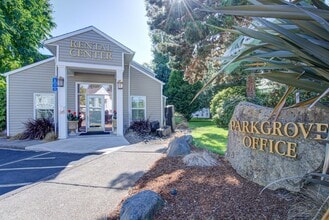 Parkgrove Apartments in Eugene, OR - Foto de edificio - Building Photo