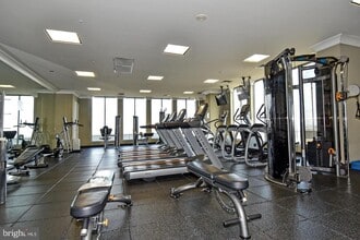 851 N Glebe Rd, Unit 214 in Arlington, VA - Building Photo - Building Photo