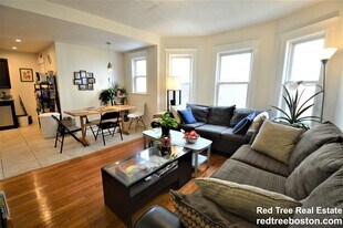 94 Montebello Rd, Unit 3 in Boston, MA - Building Photo