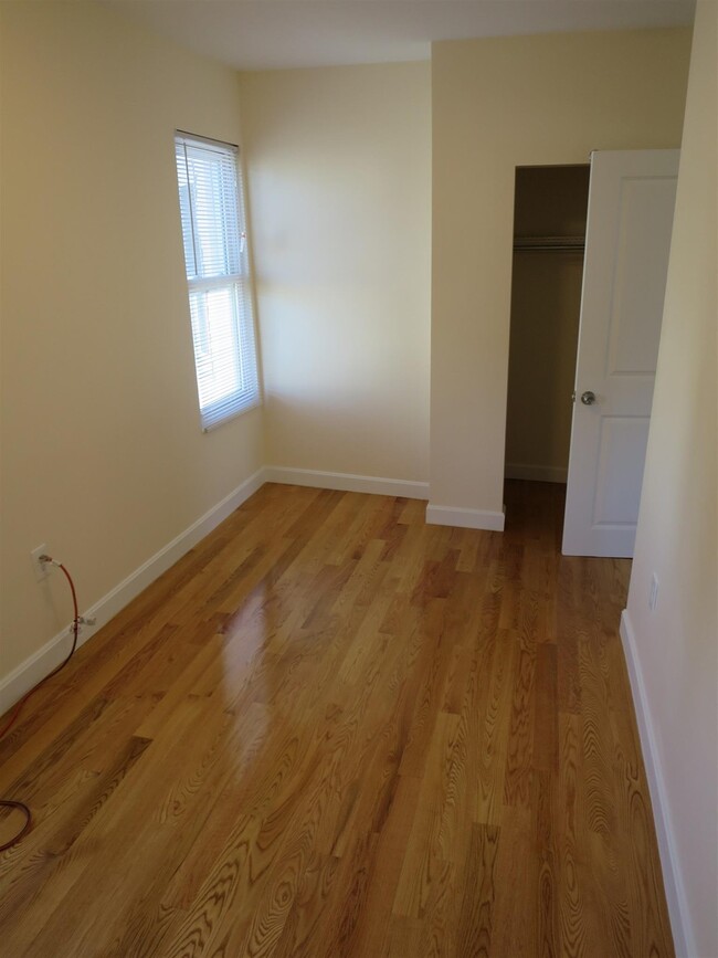 23 Weitz St, Unit 3 in Boston, MA - Building Photo - Building Photo
