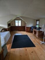 18 Glen Dr in Peterborough, NH - Building Photo