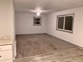 12 Gage Rd, Unit 14 Gage in Eldon, MO - Foto de edificio - Building Photo