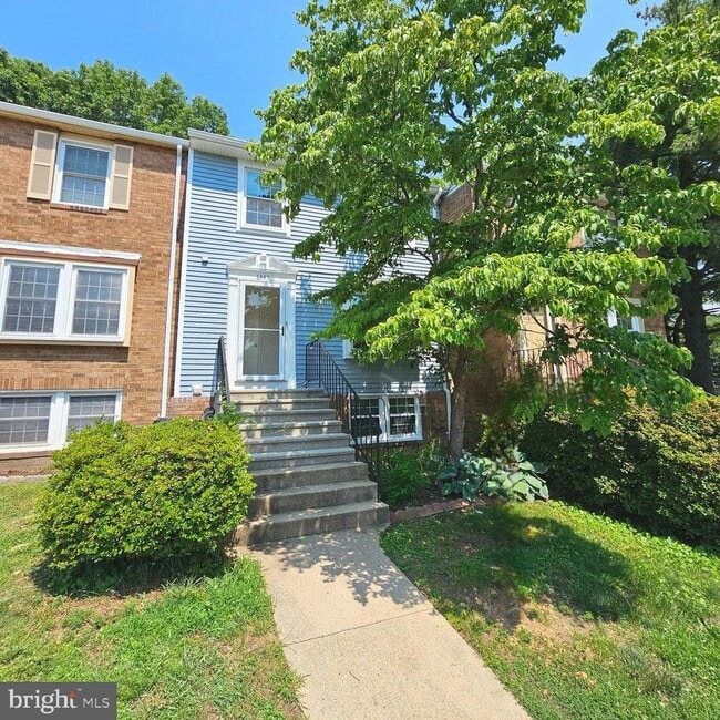 property at 5302 Harbor Ct Dr