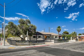 1001 E Saint Louis Ave in Las Vegas, NV - Building Photo - Building Photo