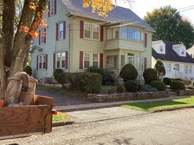 18 Rockland St in Wethersfield, CT - Building Photo