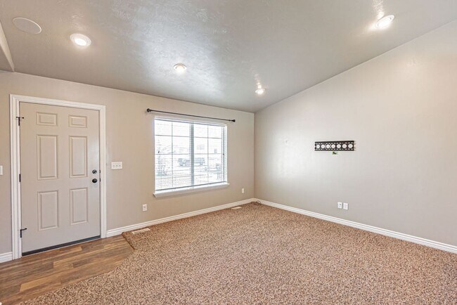 3077 Sagebrush Cir in Iona, ID - Building Photo - Building Photo