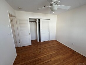 240-242 E Main St in Port Jefferson, NY - Building Photo - Building Photo