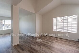 2335 W Desiree Ln in Tempe, AZ - Building Photo - Building Photo