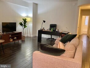 1727 Massachusetts Ave NW in Washington, DC - Building Photo - Building Photo