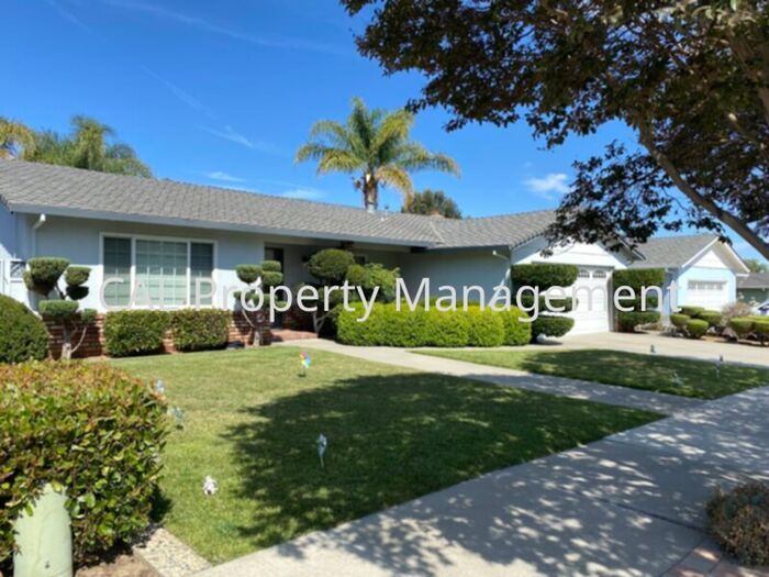 1600 Memorial Dr in Hollister, CA - Building Photo